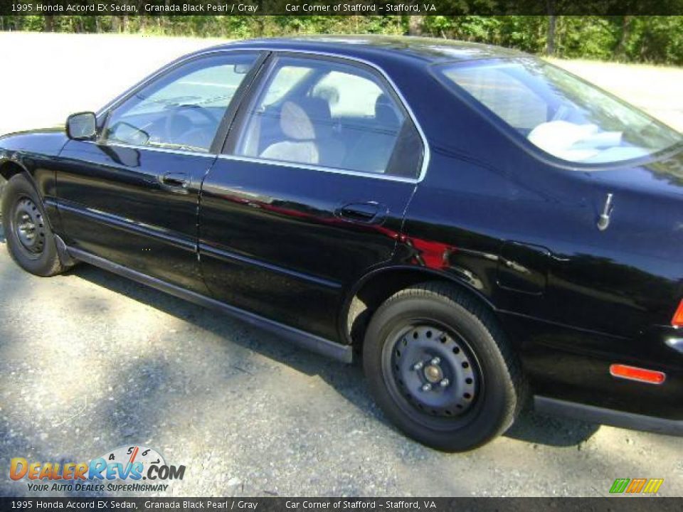 1995 Honda Accord EX Sedan Granada Black Pearl / Gray Photo #15