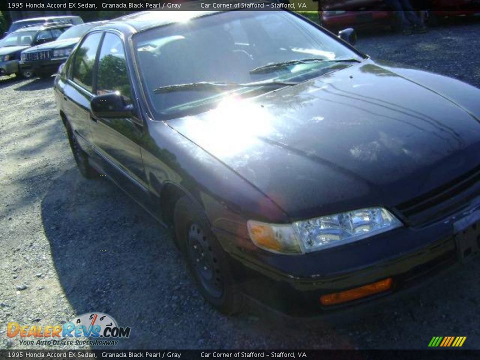 1995 Honda Accord EX Sedan Granada Black Pearl / Gray Photo #17