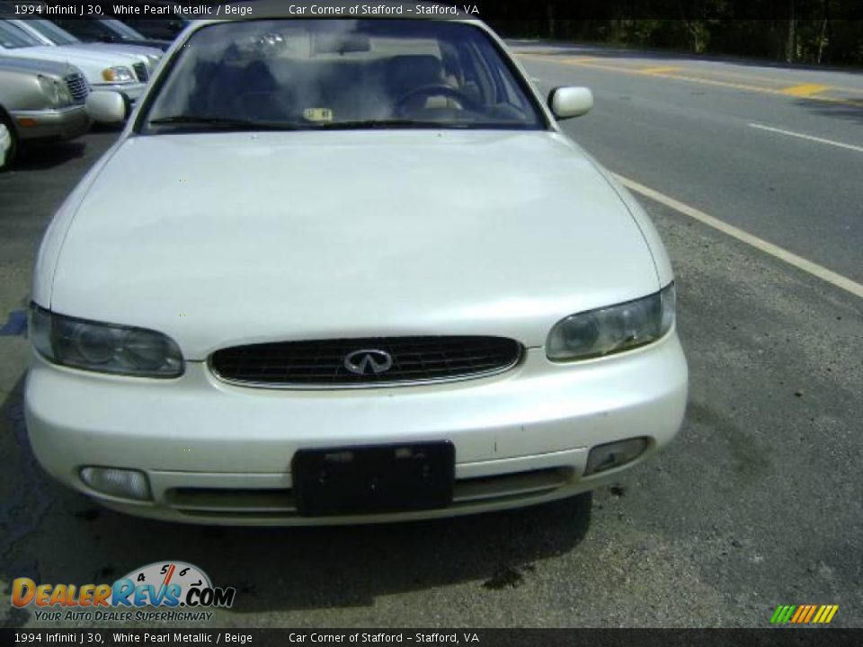 1994 Infiniti J 30 White Pearl Metallic / Beige Photo #3