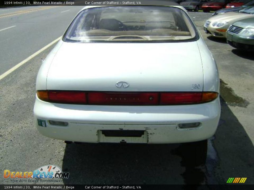 1994 Infiniti J 30 White Pearl Metallic / Beige Photo #4