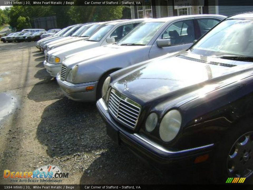 1994 Infiniti J 30 White Pearl Metallic / Beige Photo #8