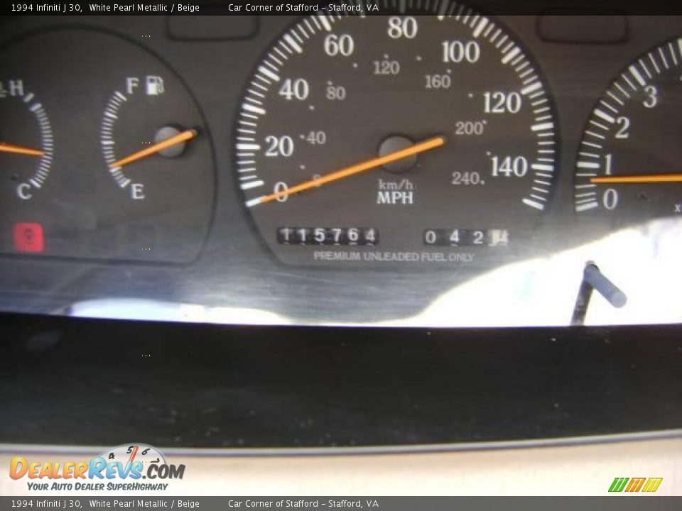 1994 Infiniti J 30 White Pearl Metallic / Beige Photo #16