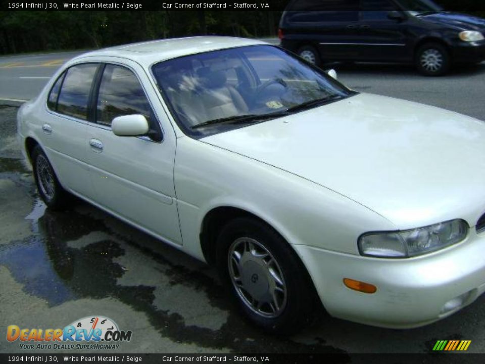 1994 Infiniti J 30 White Pearl Metallic / Beige Photo #17