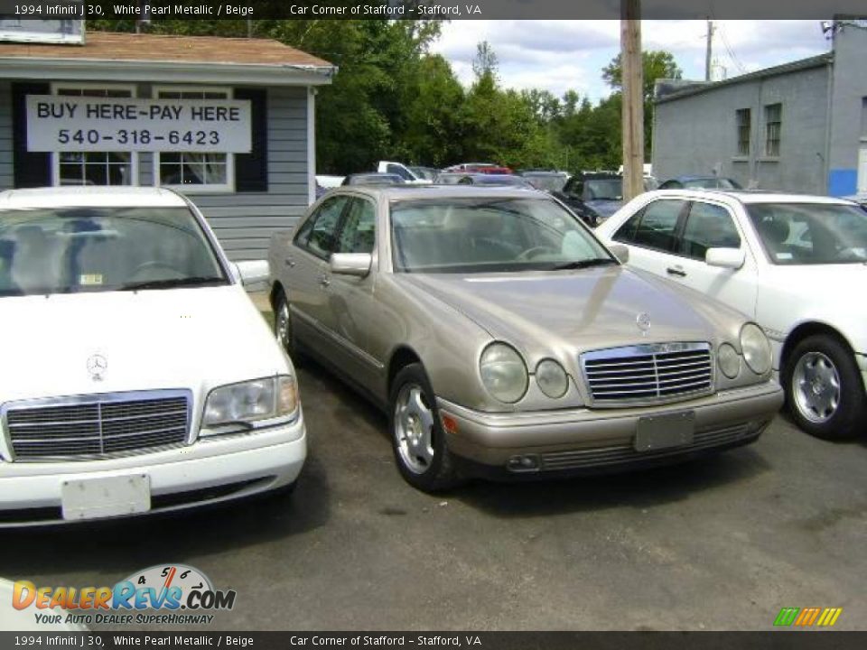 1994 Infiniti J 30 White Pearl Metallic / Beige Photo #19