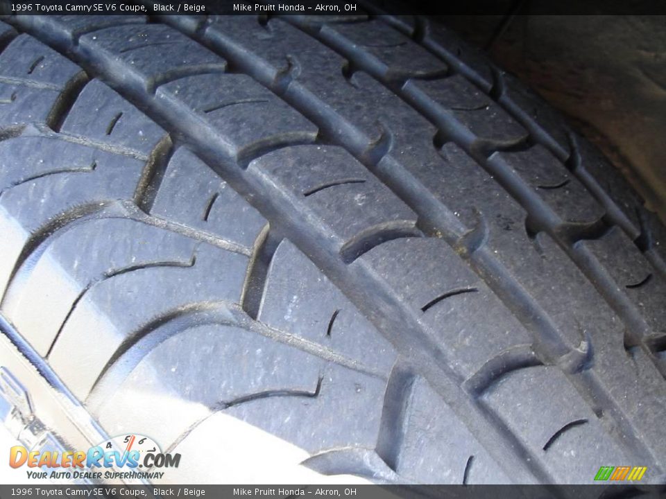 1996 Toyota Camry SE V6 Coupe Black / Beige Photo #11