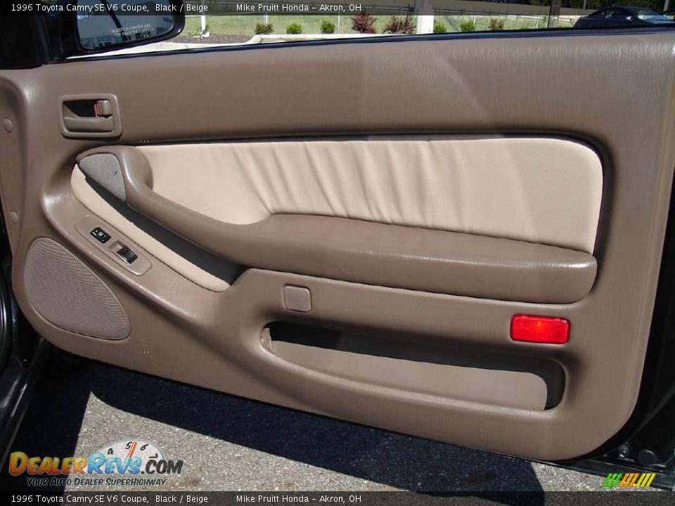 1996 Toyota Camry SE V6 Coupe Black / Beige Photo #18