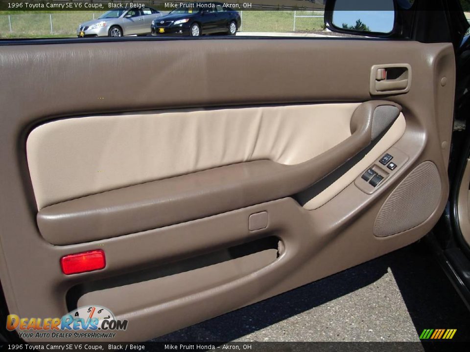 1996 Toyota Camry SE V6 Coupe Black / Beige Photo #20