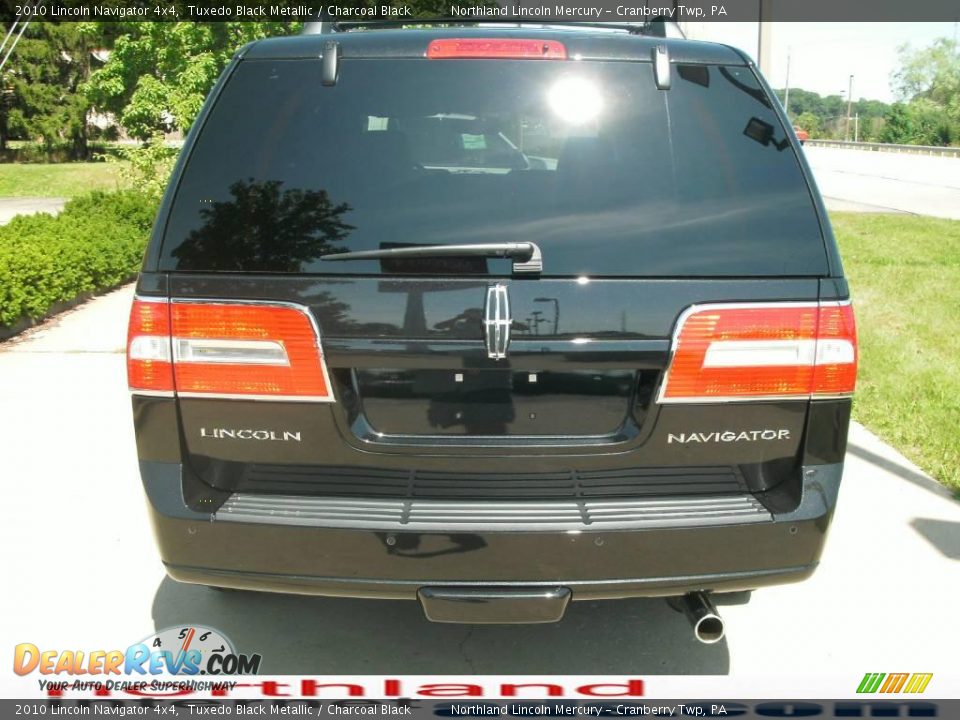 2010 Lincoln Navigator 4x4 Tuxedo Black Metallic / Charcoal Black Photo #3