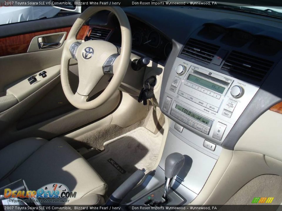 2007 Toyota Solara SLE V6 Convertible Blizzard White Pearl / Ivory Photo #18