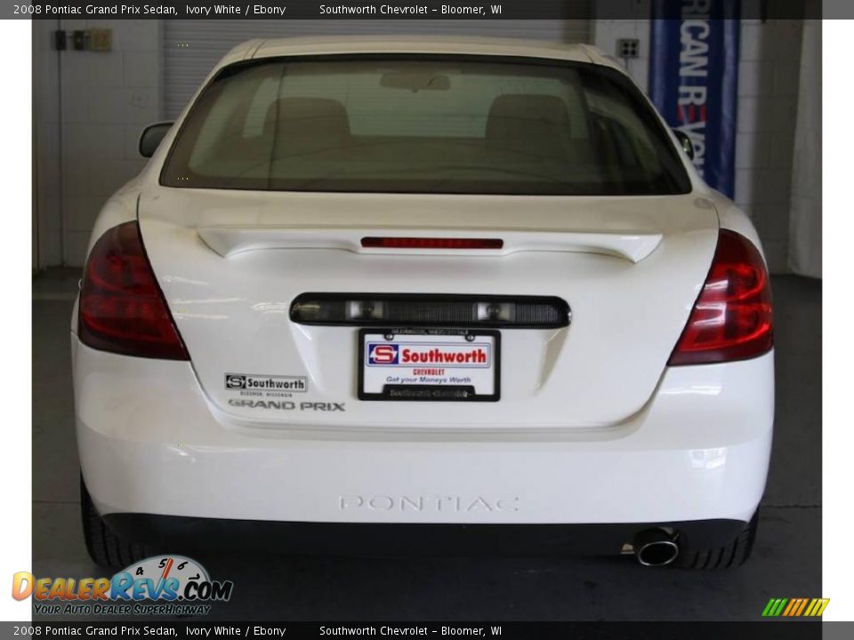 2008 Pontiac Grand Prix Sedan Ivory White / Ebony Photo #3