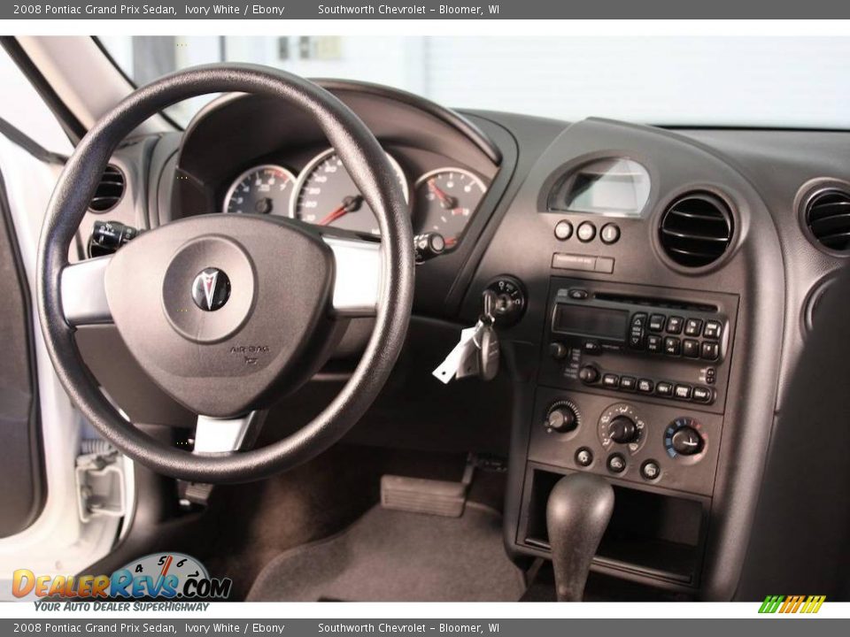 2008 Pontiac Grand Prix Sedan Ivory White / Ebony Photo #6