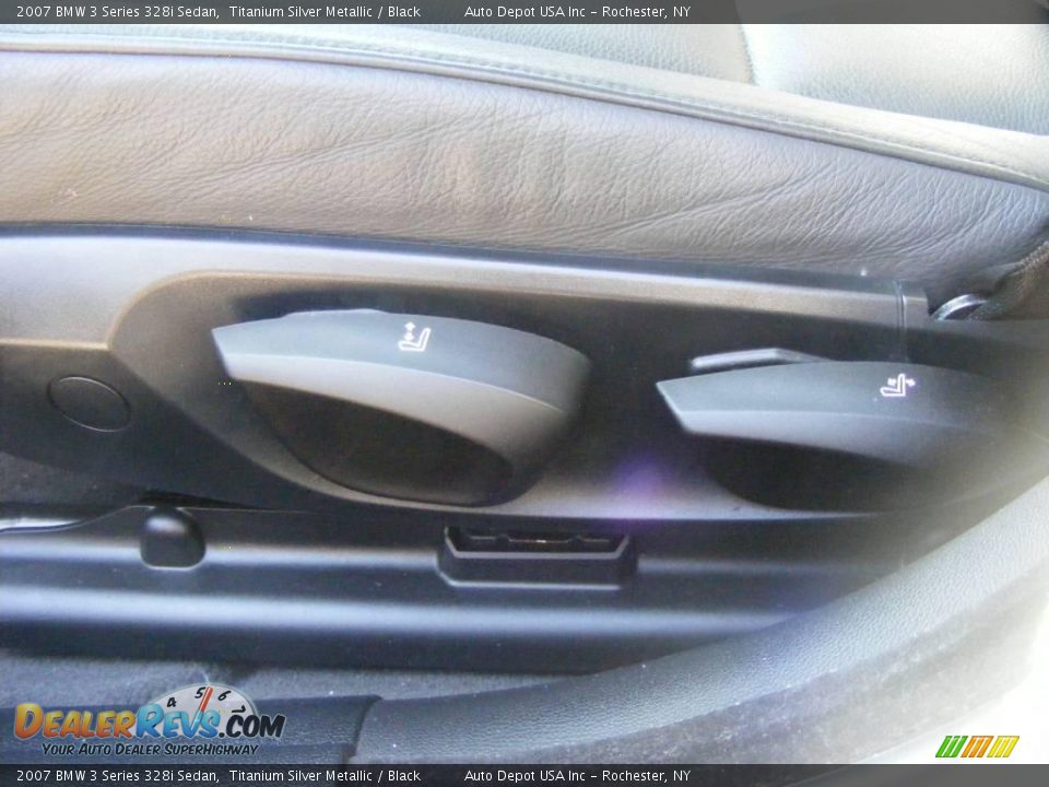 2007 BMW 3 Series 328i Sedan Titanium Silver Metallic / Black Photo #10
