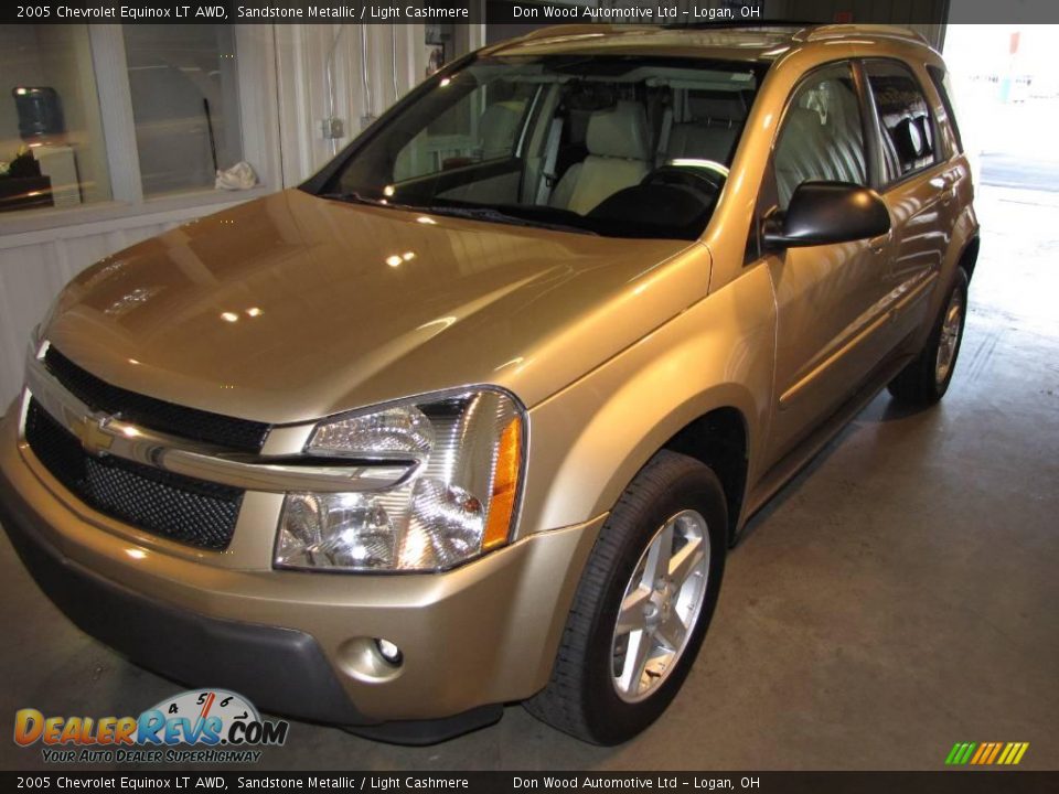2005 Chevrolet Equinox LT AWD Sandstone Metallic / Light Cashmere Photo #2