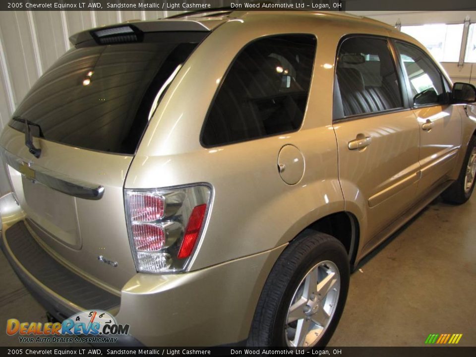 2005 Chevrolet Equinox LT AWD Sandstone Metallic / Light Cashmere Photo #4
