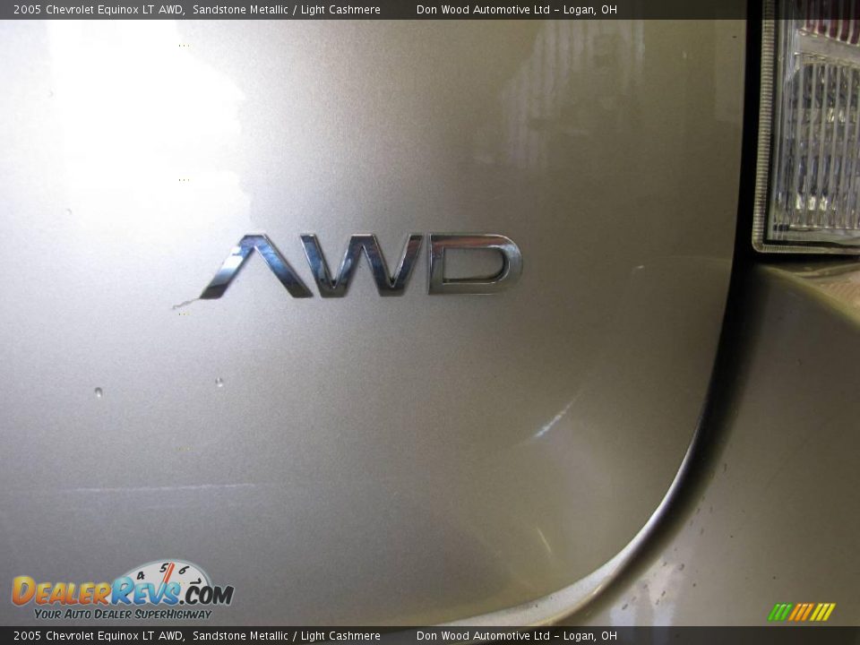 2005 Chevrolet Equinox LT AWD Sandstone Metallic / Light Cashmere Photo #10