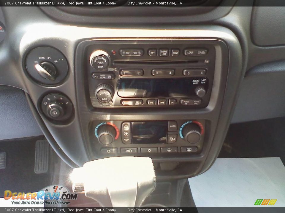 2007 Chevrolet TrailBlazer LT 4x4 Red Jewel Tint Coat / Ebony Photo #17