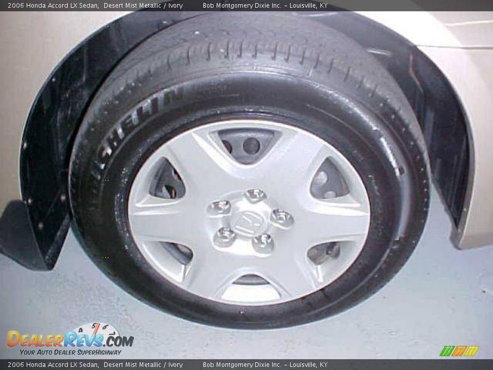 2006 Honda Accord LX Sedan Desert Mist Metallic / Ivory Photo #5