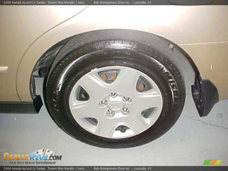 2006 Honda Accord LX Sedan Desert Mist Metallic / Ivory Photo #7
