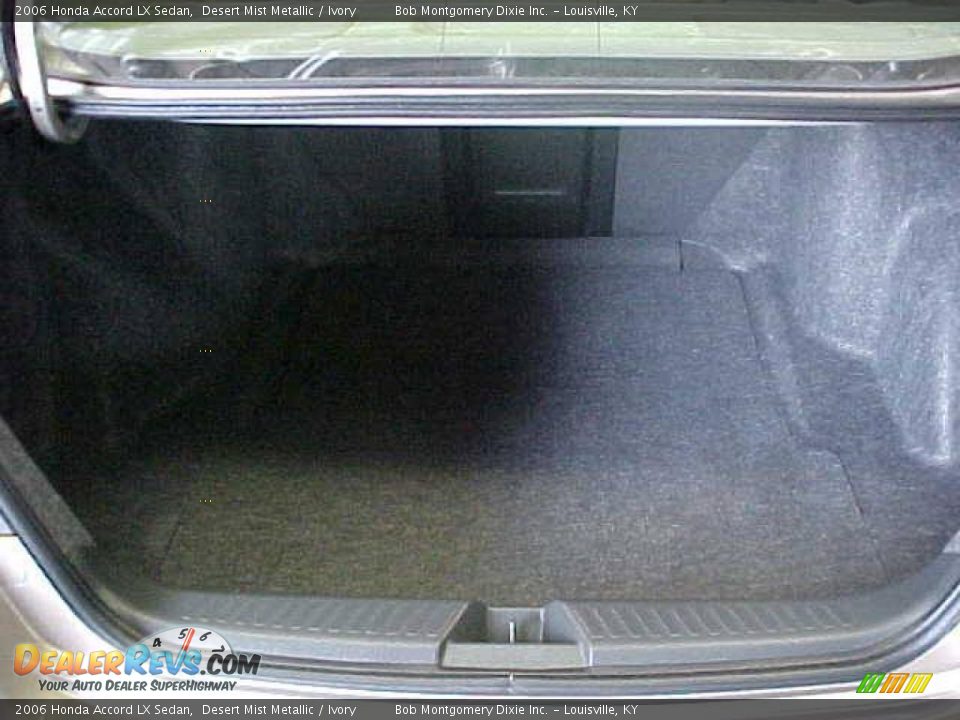 2006 Honda Accord LX Sedan Desert Mist Metallic / Ivory Photo #27