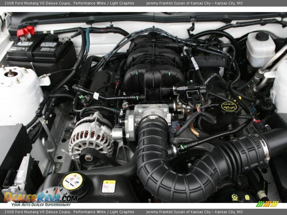 2008 Ford Mustang V6 Deluxe Coupe Performance White / Light Graphite Photo #24