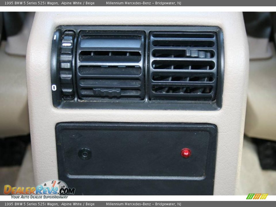 1995 BMW 5 Series 525i Wagon Alpine White / Beige Photo #18