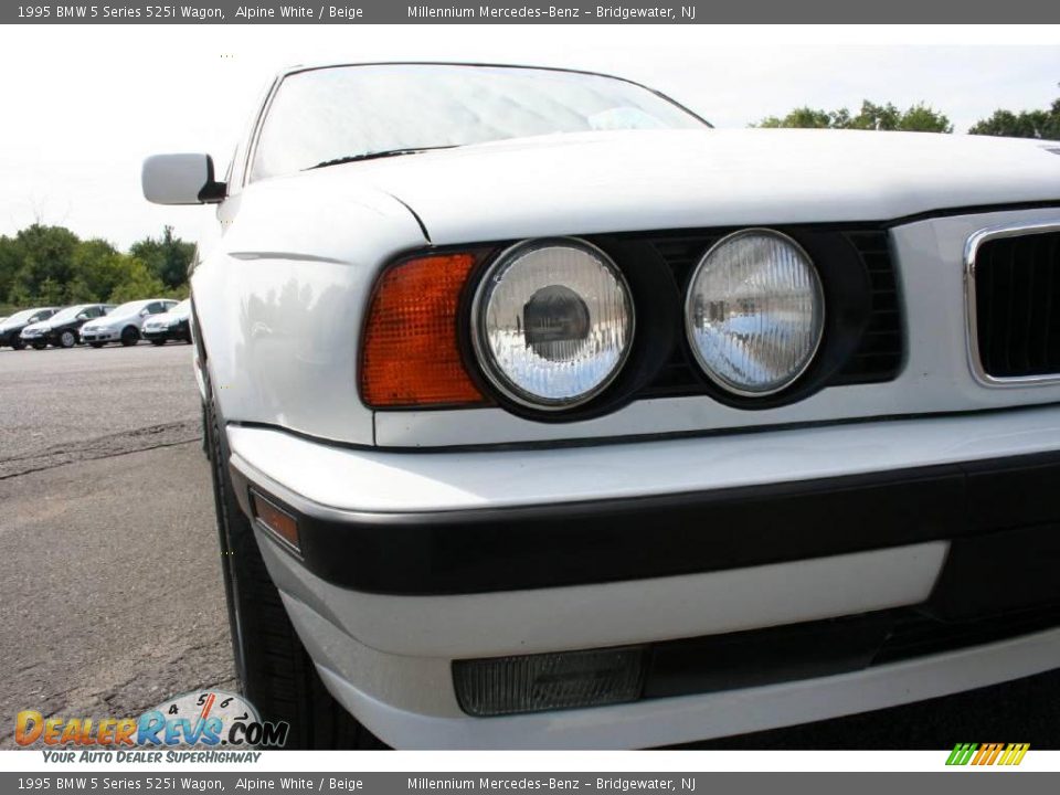 1995 BMW 5 Series 525i Wagon Alpine White / Beige Photo #23