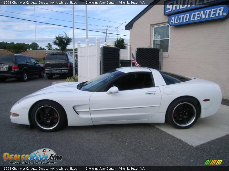 1998 Chevrolet Corvette Coupe Arctic White / Black Photo #3