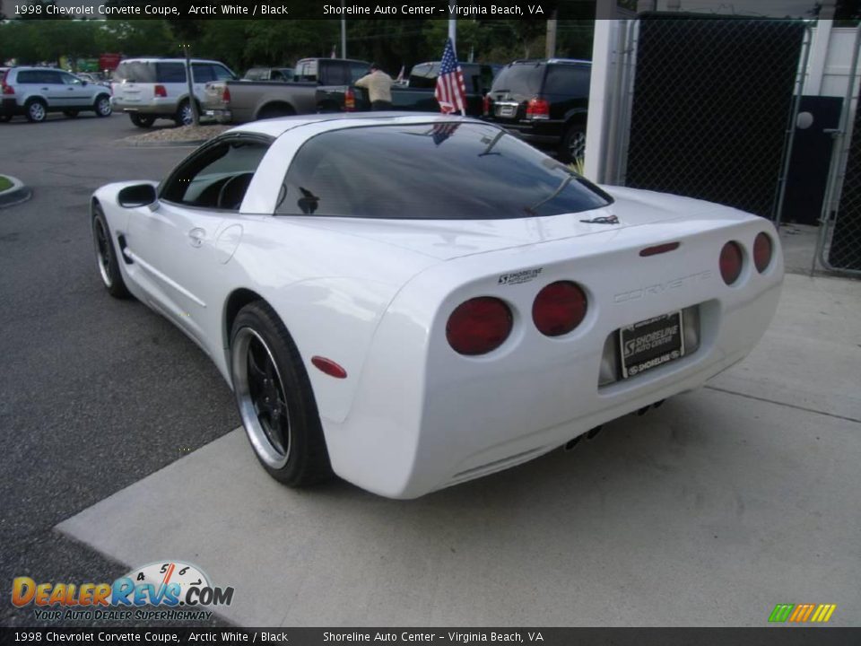 1998 Chevrolet Corvette Coupe Arctic White / Black Photo #4