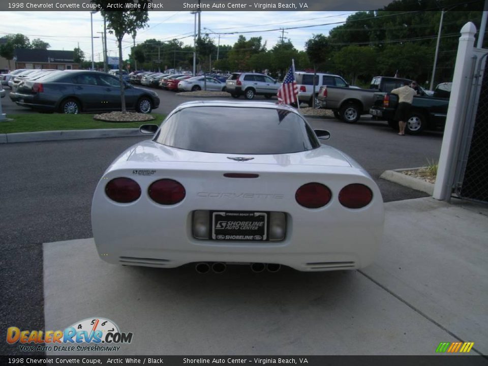 1998 Chevrolet Corvette Coupe Arctic White / Black Photo #5