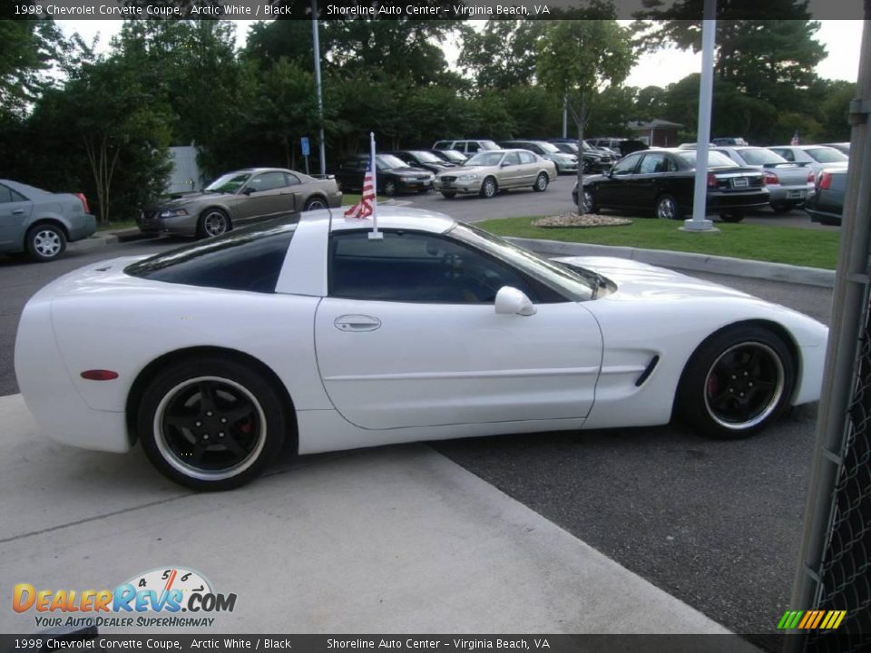 1998 Chevrolet Corvette Coupe Arctic White / Black Photo #7