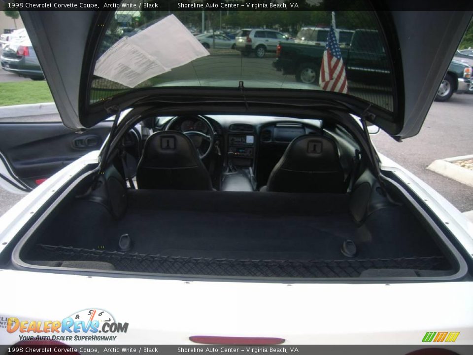 1998 Chevrolet Corvette Coupe Arctic White / Black Photo #9
