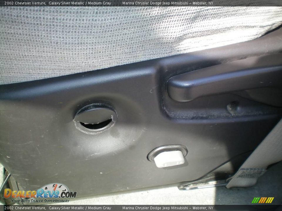 2002 Chevrolet Venture Galaxy Silver Metallic / Medium Gray Photo #3
