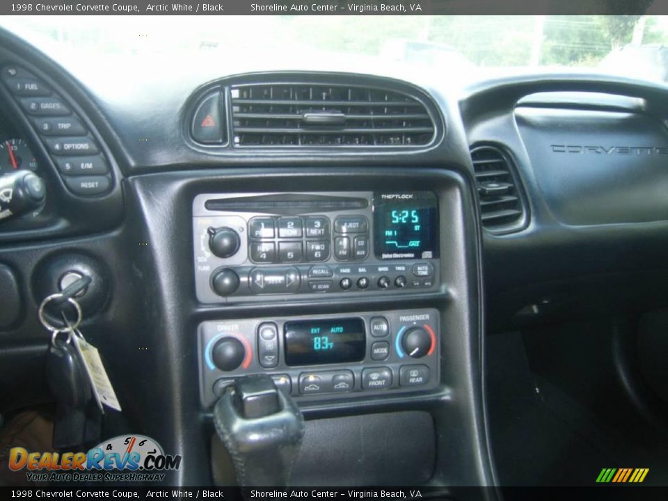 1998 Chevrolet Corvette Coupe Arctic White / Black Photo #14