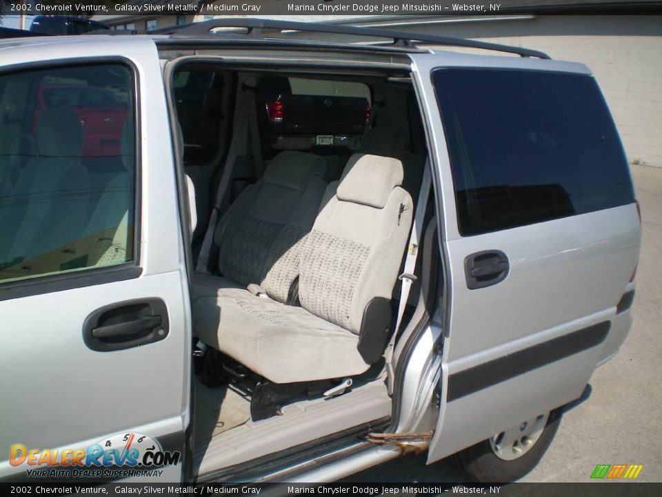 2002 Chevrolet Venture Galaxy Silver Metallic / Medium Gray Photo #16