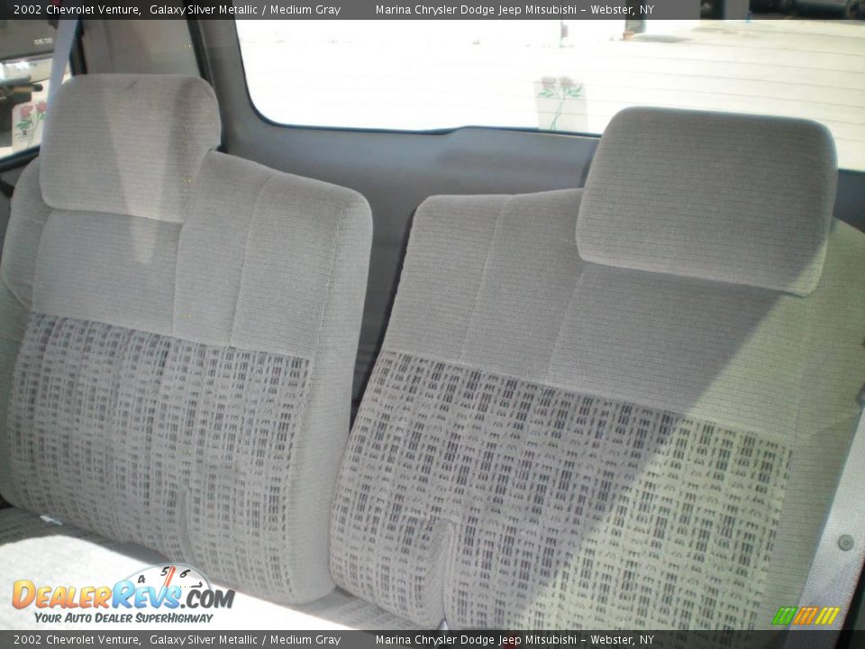 2002 Chevrolet Venture Galaxy Silver Metallic / Medium Gray Photo #17