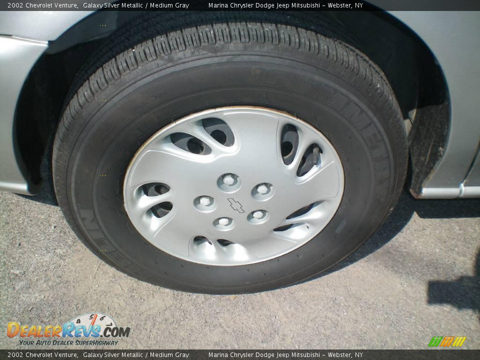 2002 Chevrolet Venture Galaxy Silver Metallic / Medium Gray Photo #24