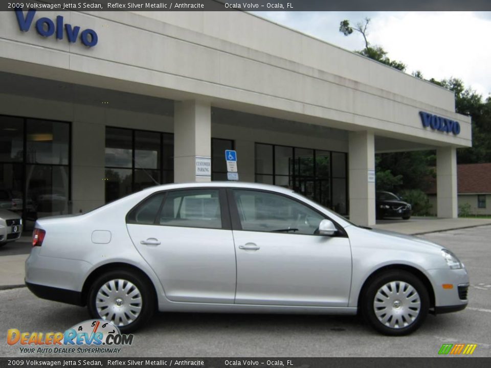 2009 Volkswagen Jetta S Sedan Reflex Silver Metallic / Anthracite Photo #2