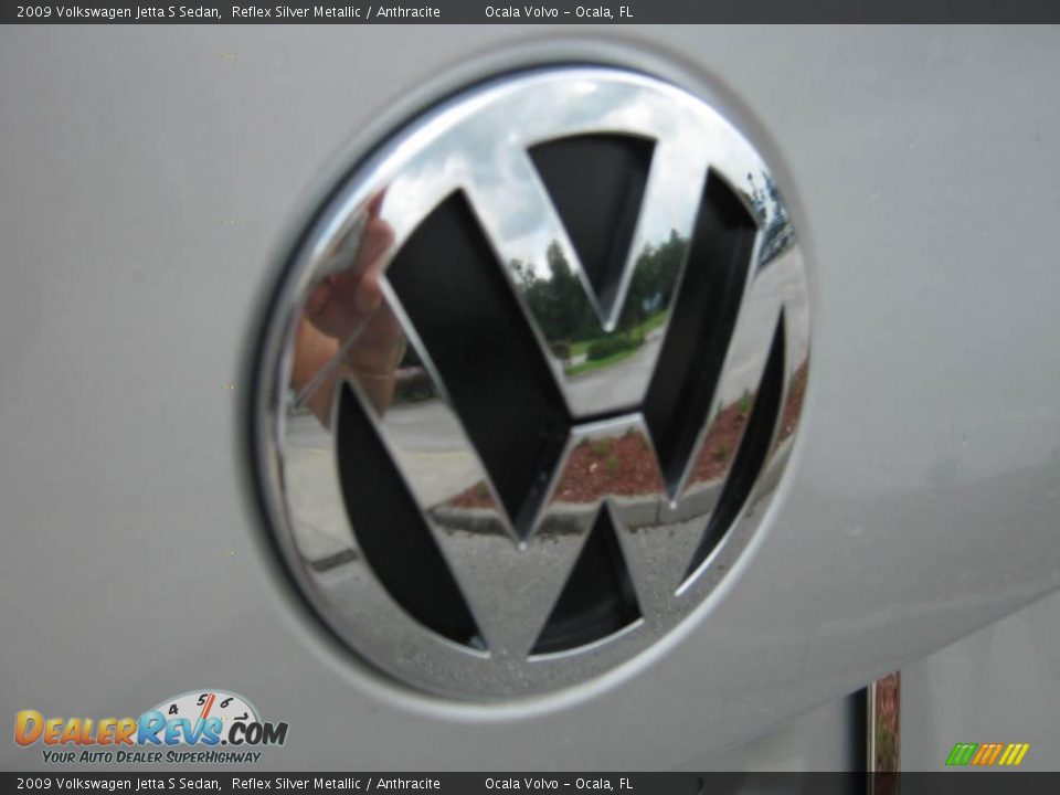 2009 Volkswagen Jetta S Sedan Reflex Silver Metallic / Anthracite Photo #11
