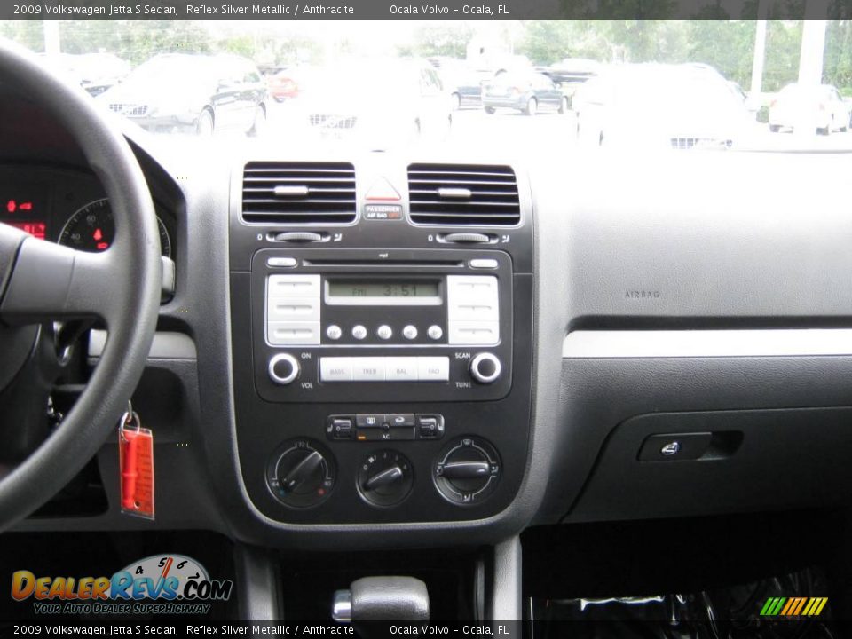 2009 Volkswagen Jetta S Sedan Reflex Silver Metallic / Anthracite Photo #22