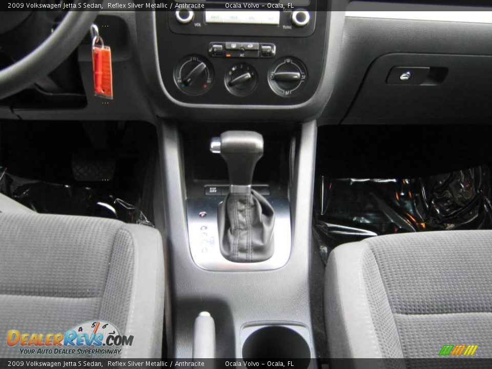 2009 Volkswagen Jetta S Sedan Reflex Silver Metallic / Anthracite Photo #23
