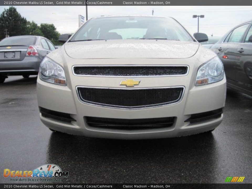 2010 Chevrolet Malibu LS Sedan Gold Mist Metallic / Cocoa/Cashmere Photo #2