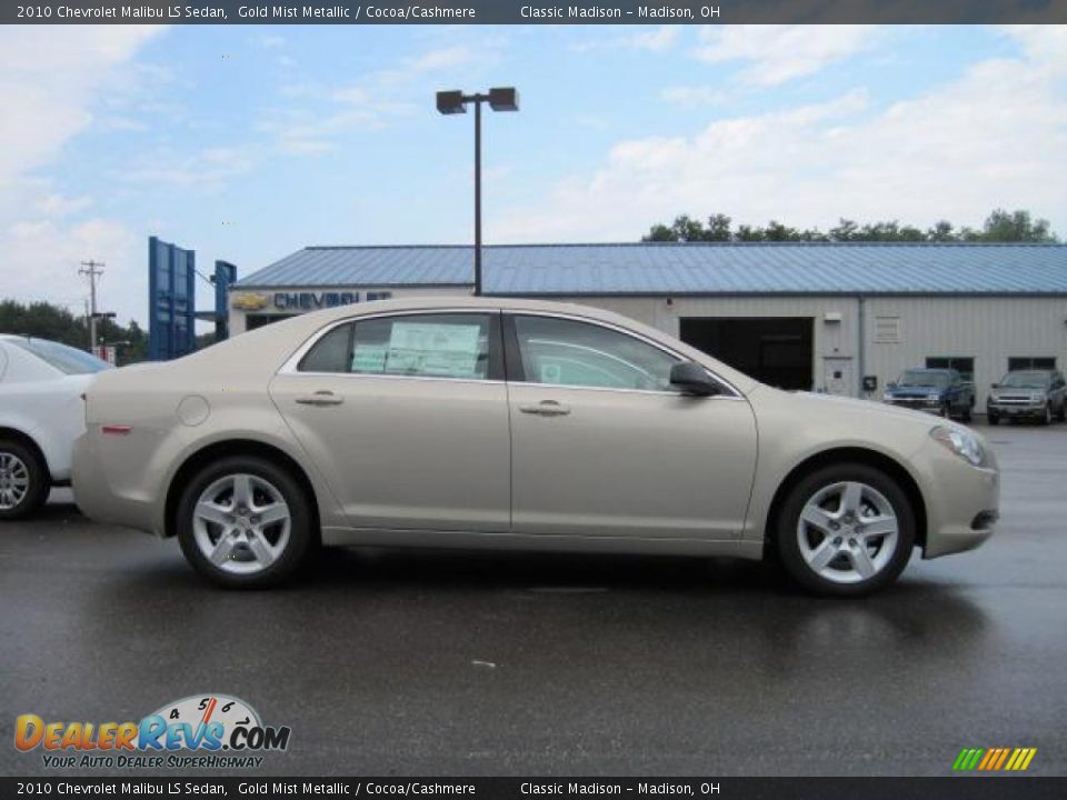 2010 Chevrolet Malibu LS Sedan Gold Mist Metallic / Cocoa/Cashmere Photo #4