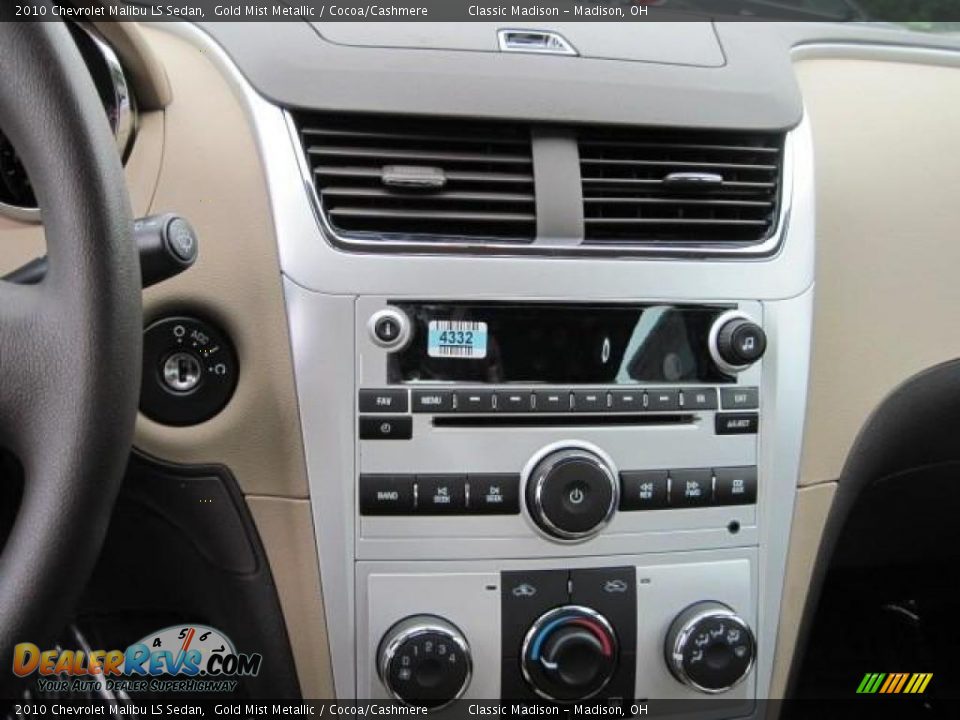 2010 Chevrolet Malibu LS Sedan Gold Mist Metallic / Cocoa/Cashmere Photo #9