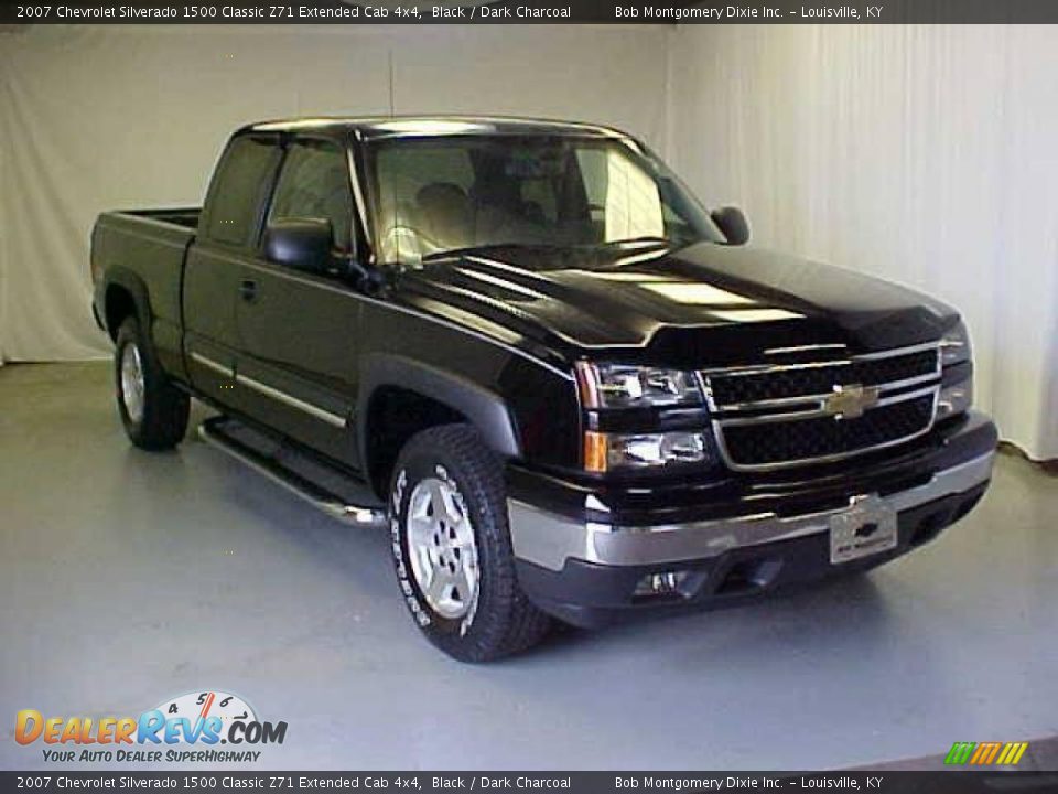 2007 Chevrolet Silverado 1500 Classic Z71 Extended Cab 4x4 Black / Dark Charcoal Photo #1