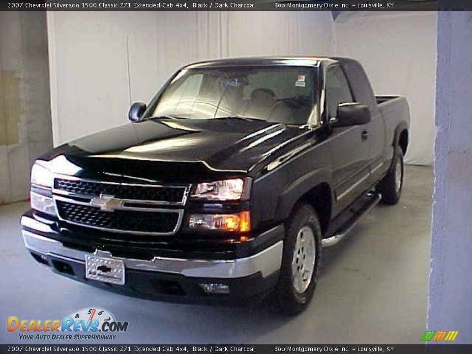 2007 Chevrolet Silverado 1500 Classic Z71 Extended Cab 4x4 Black / Dark Charcoal Photo #3