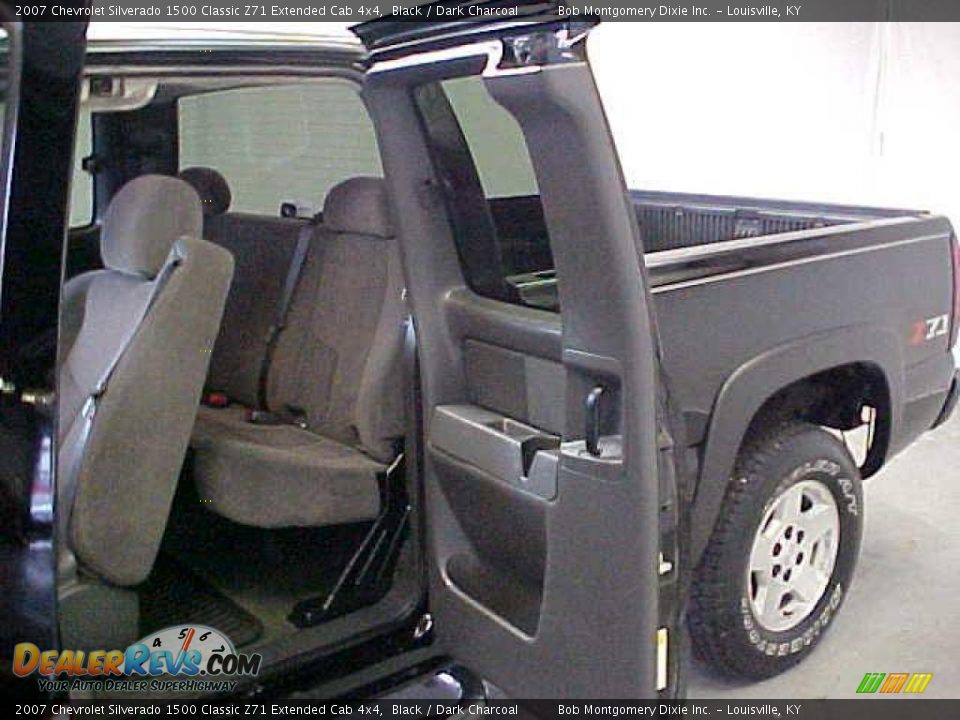2007 Chevrolet Silverado 1500 Classic Z71 Extended Cab 4x4 Black / Dark Charcoal Photo #18