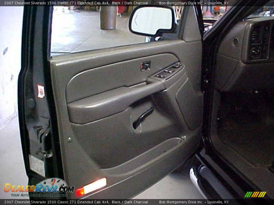 2007 Chevrolet Silverado 1500 Classic Z71 Extended Cab 4x4 Black / Dark Charcoal Photo #20