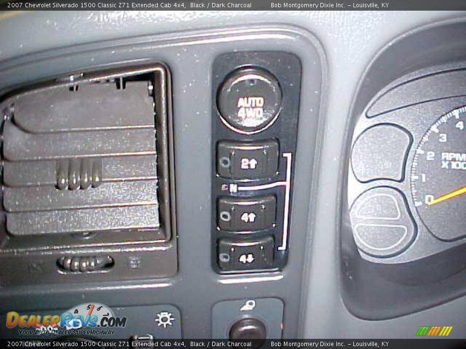 2007 Chevrolet Silverado 1500 Classic Z71 Extended Cab 4x4 Black / Dark Charcoal Photo #22