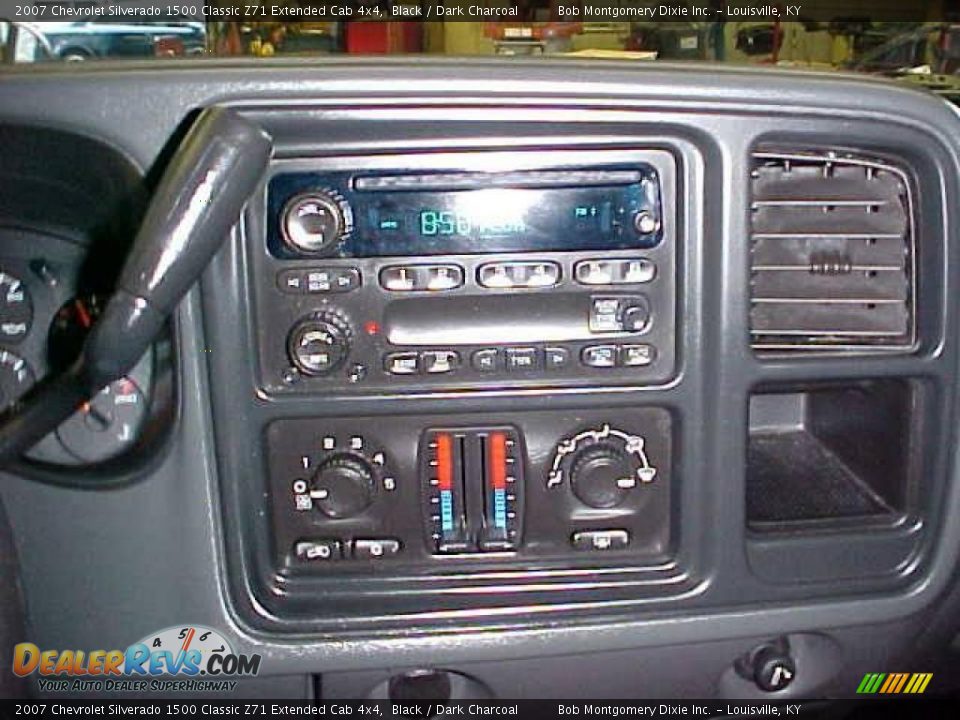 2007 Chevrolet Silverado 1500 Classic Z71 Extended Cab 4x4 Black / Dark Charcoal Photo #25