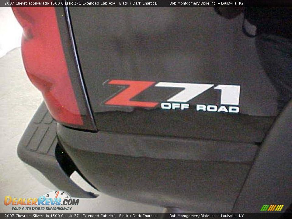 2007 Chevrolet Silverado 1500 Classic Z71 Extended Cab 4x4 Black / Dark Charcoal Photo #26